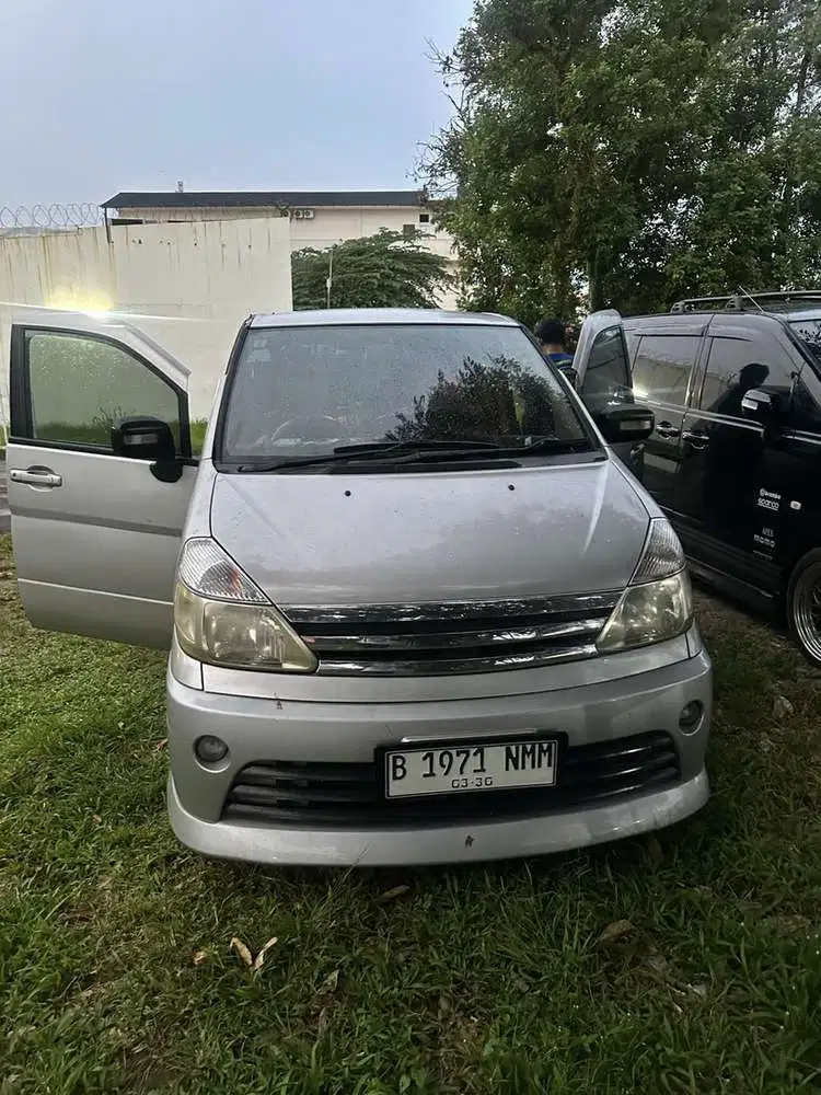 Nissan Serena 2010 Bensin