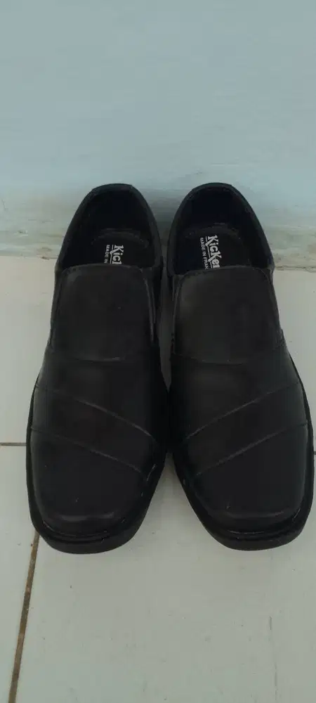 Sepatu Pantofel Kickers