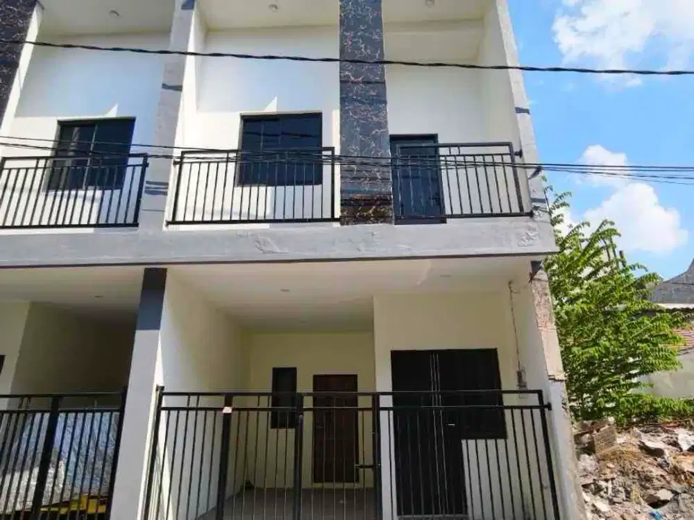Baru Gress‼Rumah Bronggalan Surabaya
(Daerah Ploso Timur)
