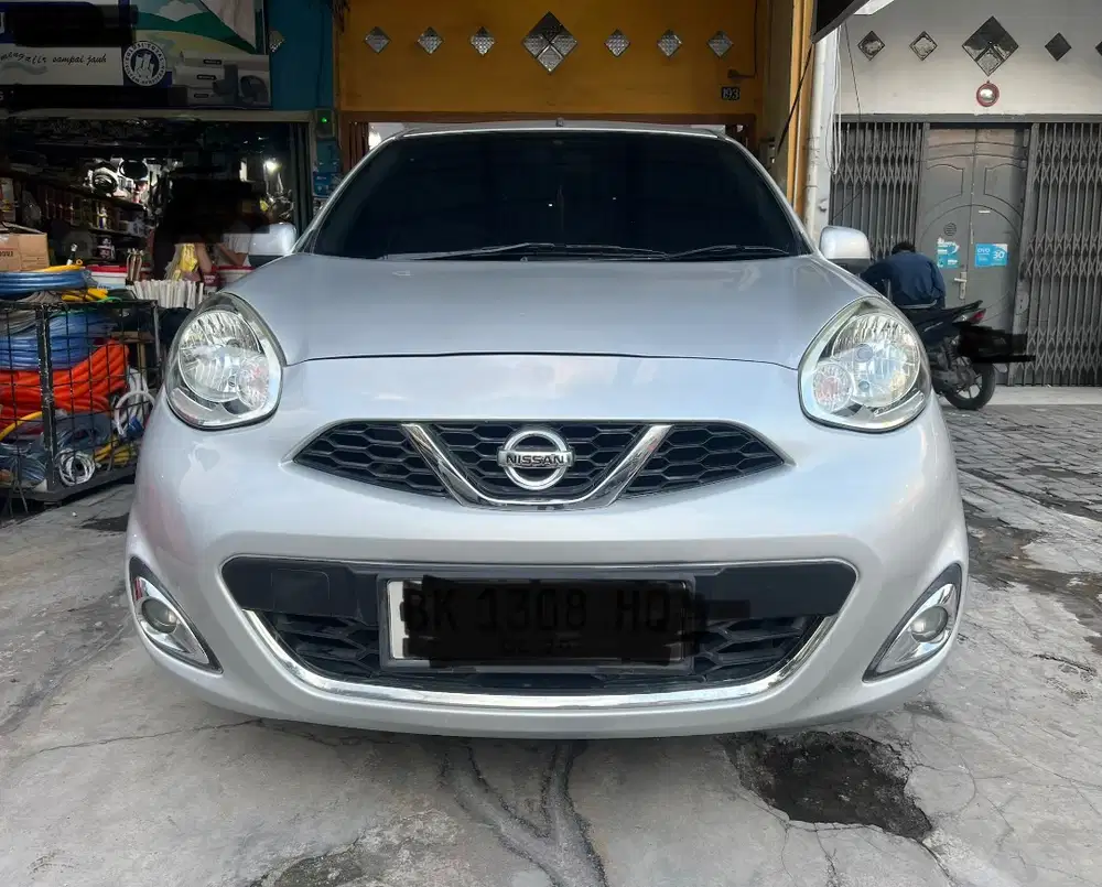 (TDP 22 JUTA!) Nissan New March 1.5 Automatic Silver 2013 (Facelift)
