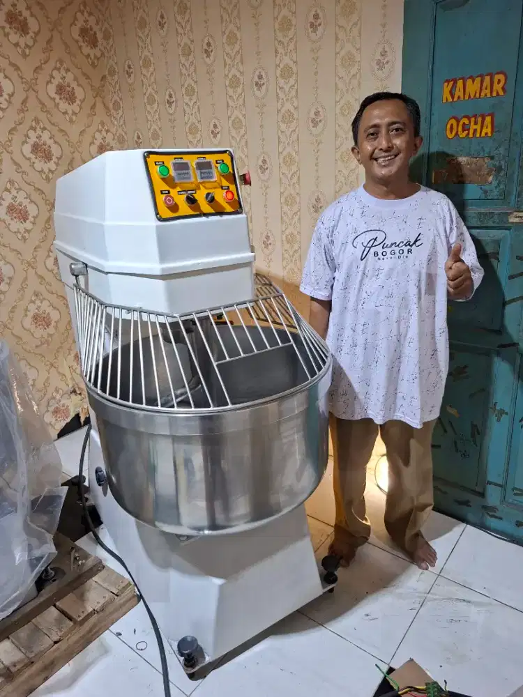 Spiral mixer 50 kg tepung (2 bal) merk Minipan Taiwan pengaduk roti