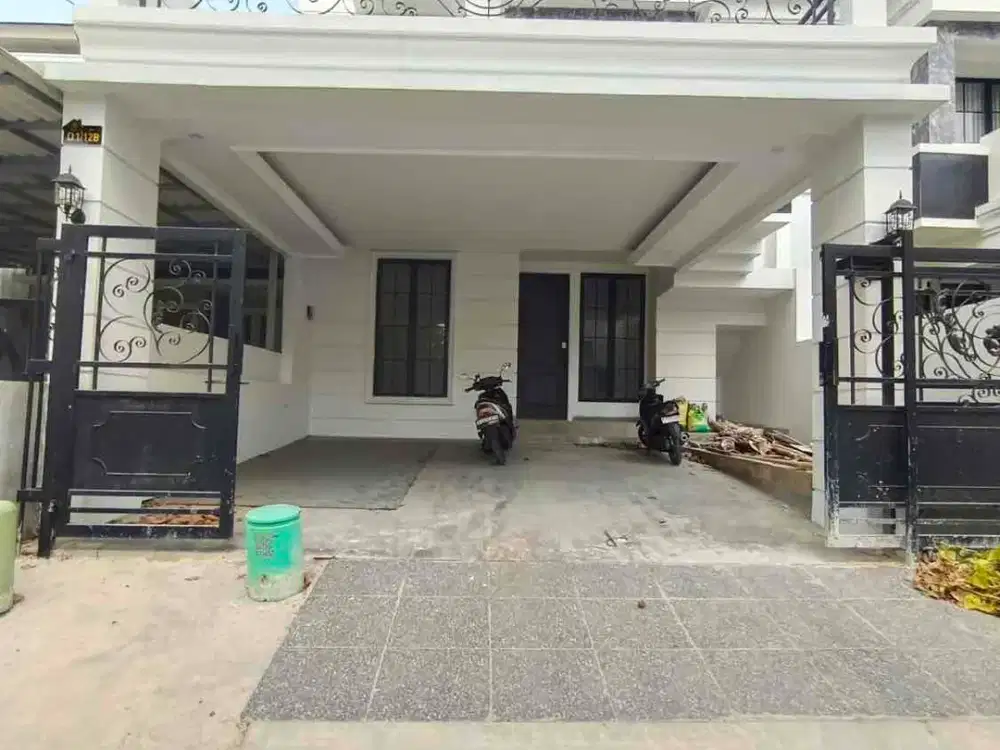 Rumah Dengan  kolam renang Model Amerikan Clasic