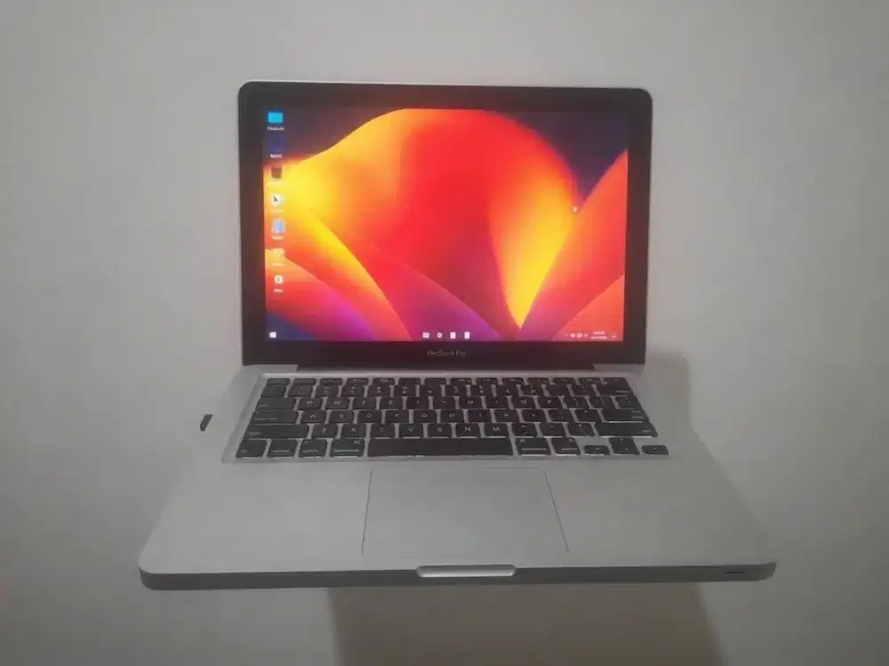 Macbook Pro Core i7. 13inch, 2011. Ram 6GB