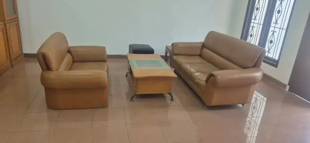 Bangku ruang tamu dan meja makan