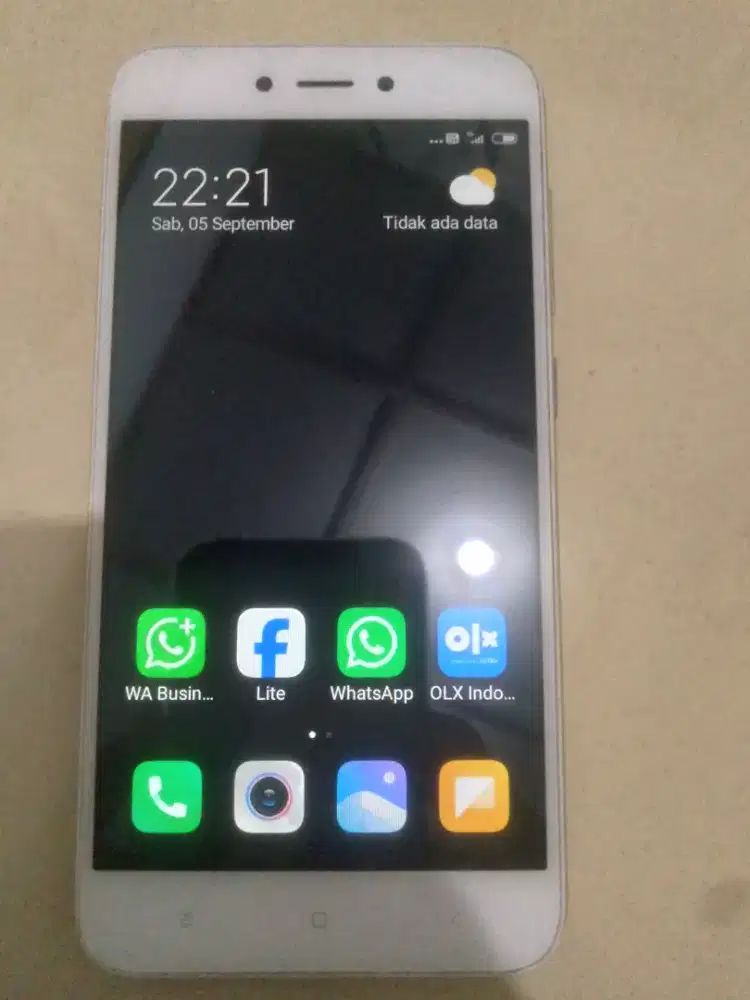 Redmi 5.ram 2/16.android versi 8.