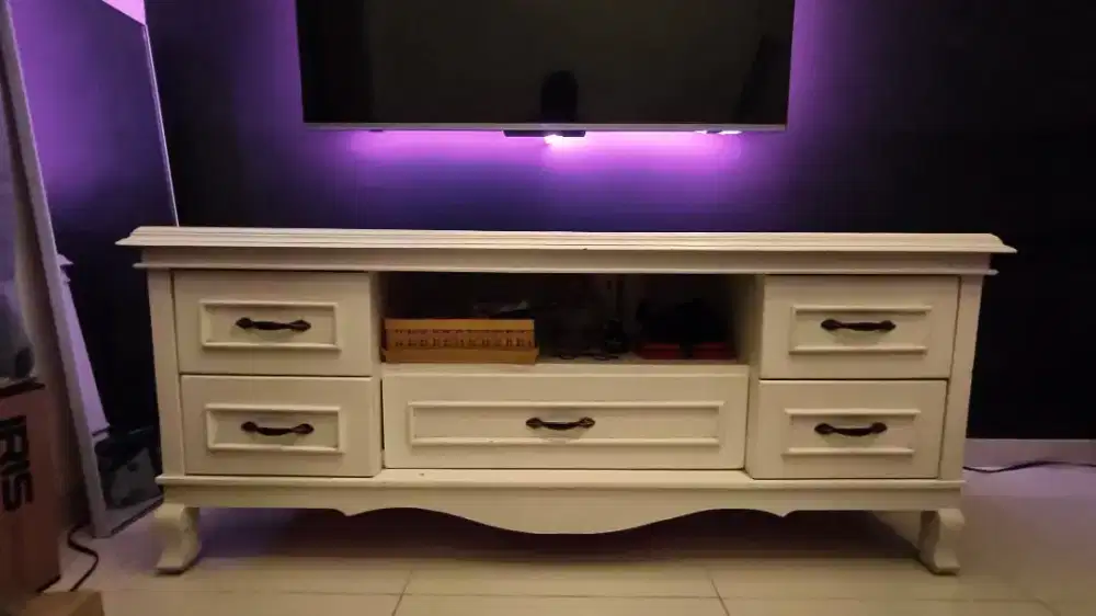 Meja TV classic