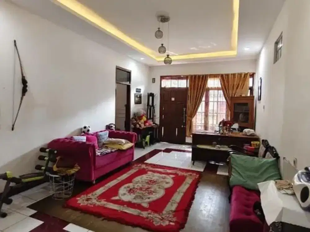 Rumah Luas Pinggir Jalan Cocok Usaha di Bandung Timur