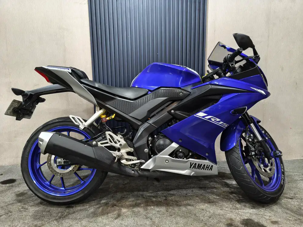 YAMAHA R15 V3 biru 2017 istimewa mulus terawat siap pakai...