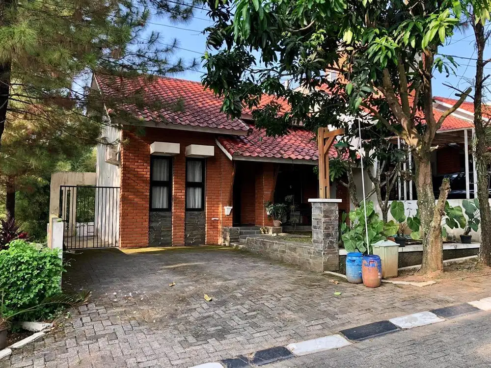 Disewakan Rumah Hook Cantik Asri dalam Cluster