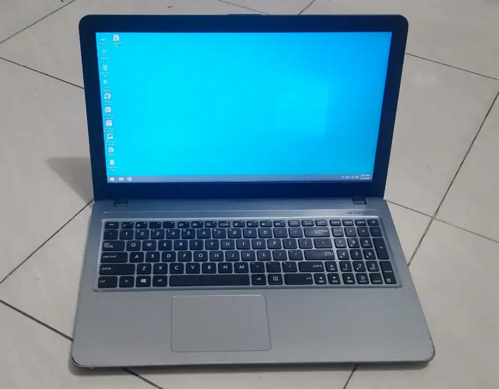 Laptop Asus X540Y AMD E1-7010 Radeon R2 SSD 128gb ram 2gb