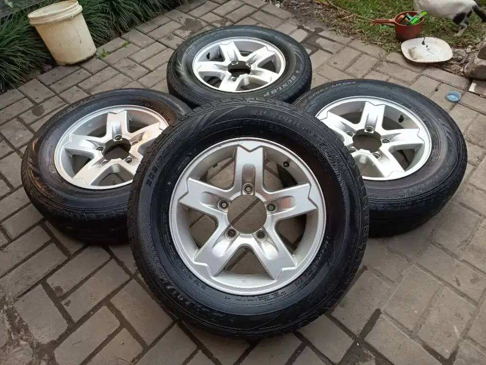 Velg R15 escudo vitara sidekick jimny katana plus ban tebal tebal