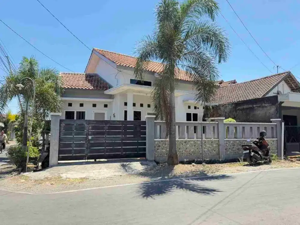 Rumah Cantik Nyaman Hook Akses Jalan Simpangan Mobil Lancar