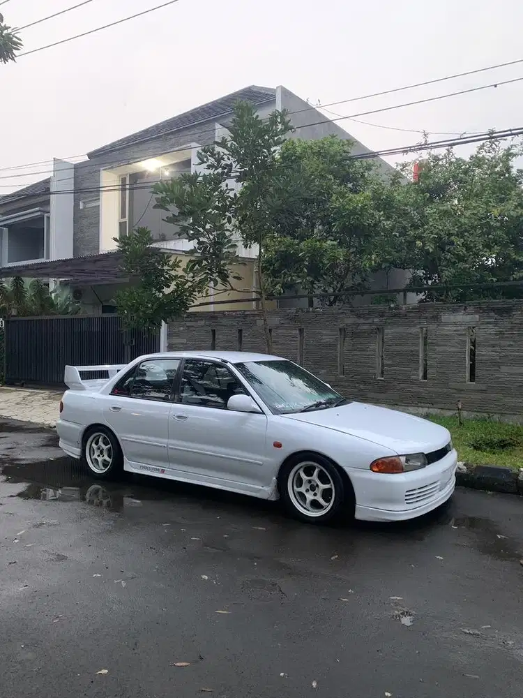 Mitsubishi Lancer 1995 Bensin