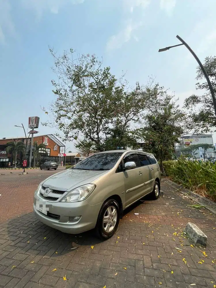 Toyota Kijang Innova 2006 Bensin