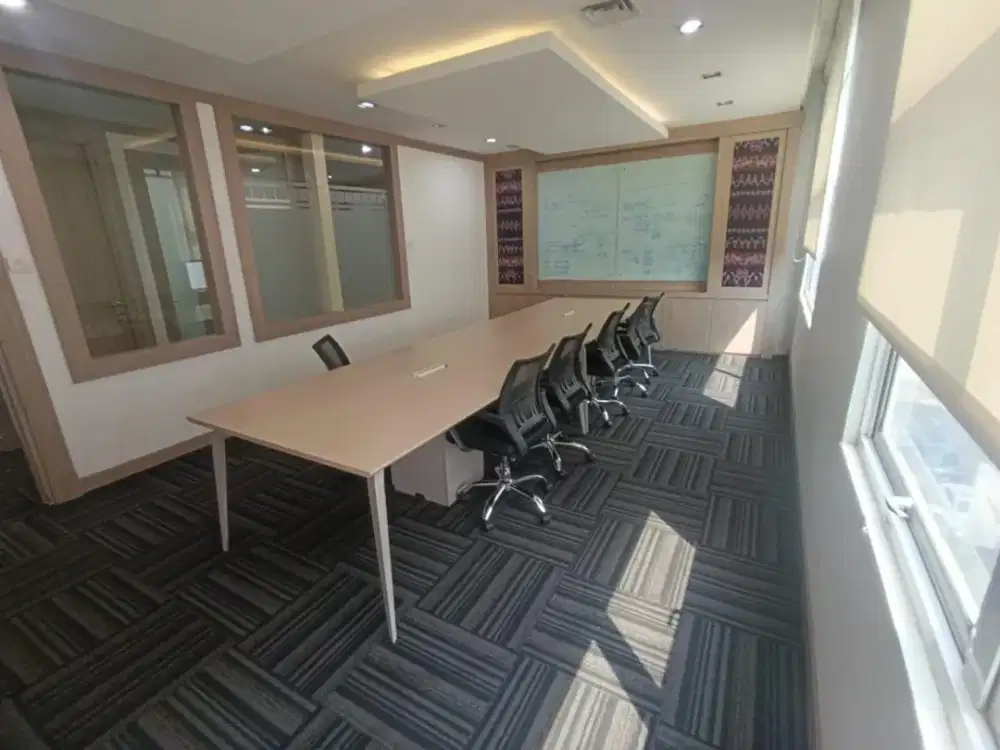 Sewa Kantor Furnish 240 m2 di Gedung Wirausaha Kuningan Siap Huni