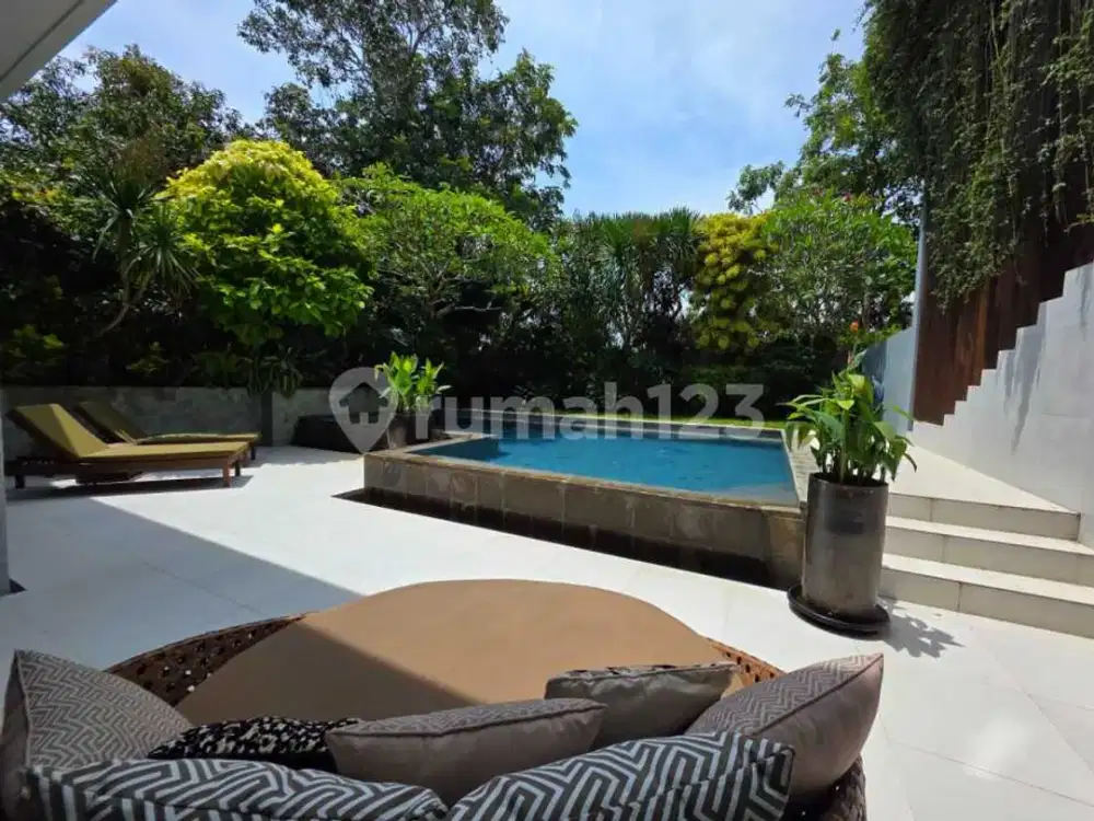 Multi-Level 4Bedroom Modern Tropical Luxury Villa For Sale