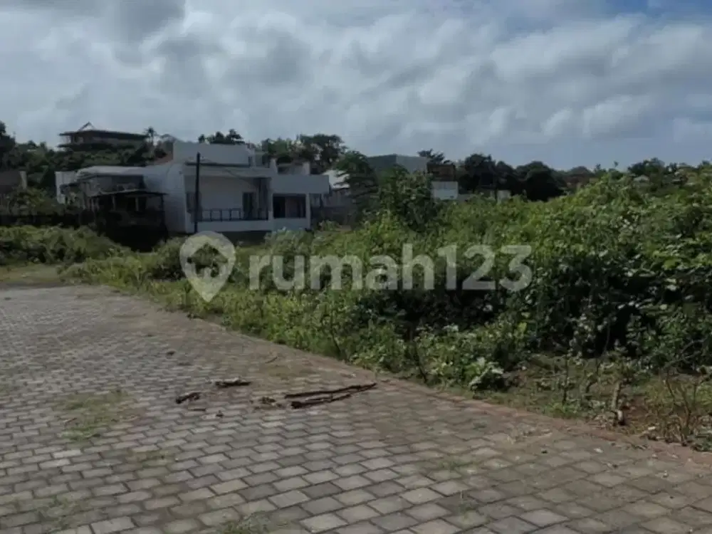 Dijual Tanah Plot Kecil Dekat dengan Pantai