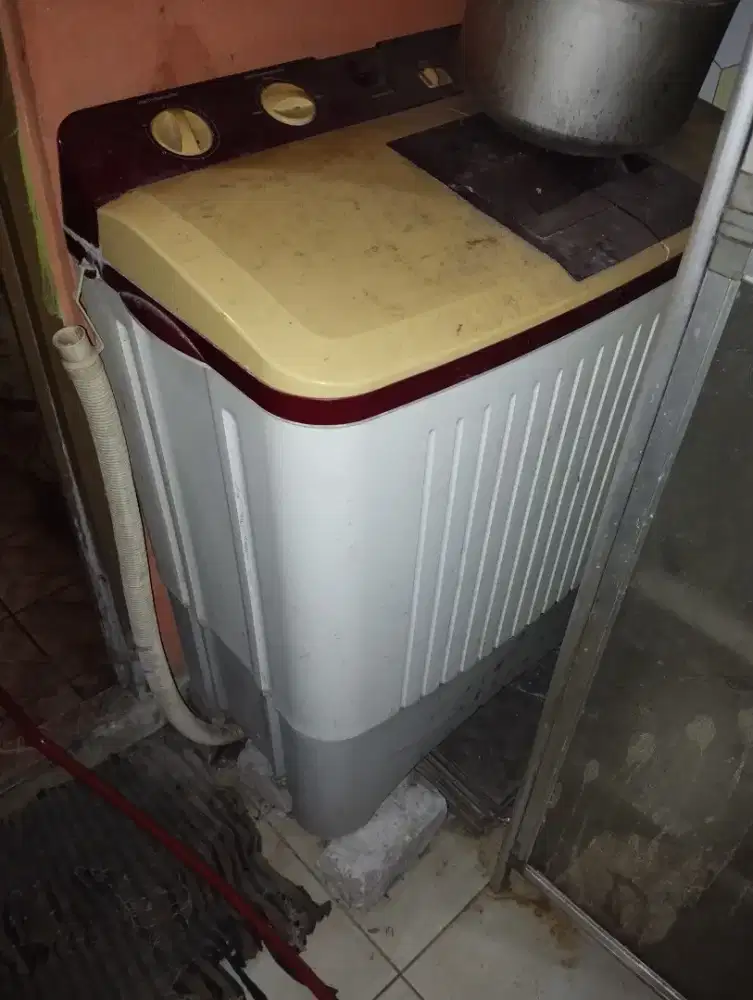 Mesin Cuci Polytron Harus Service