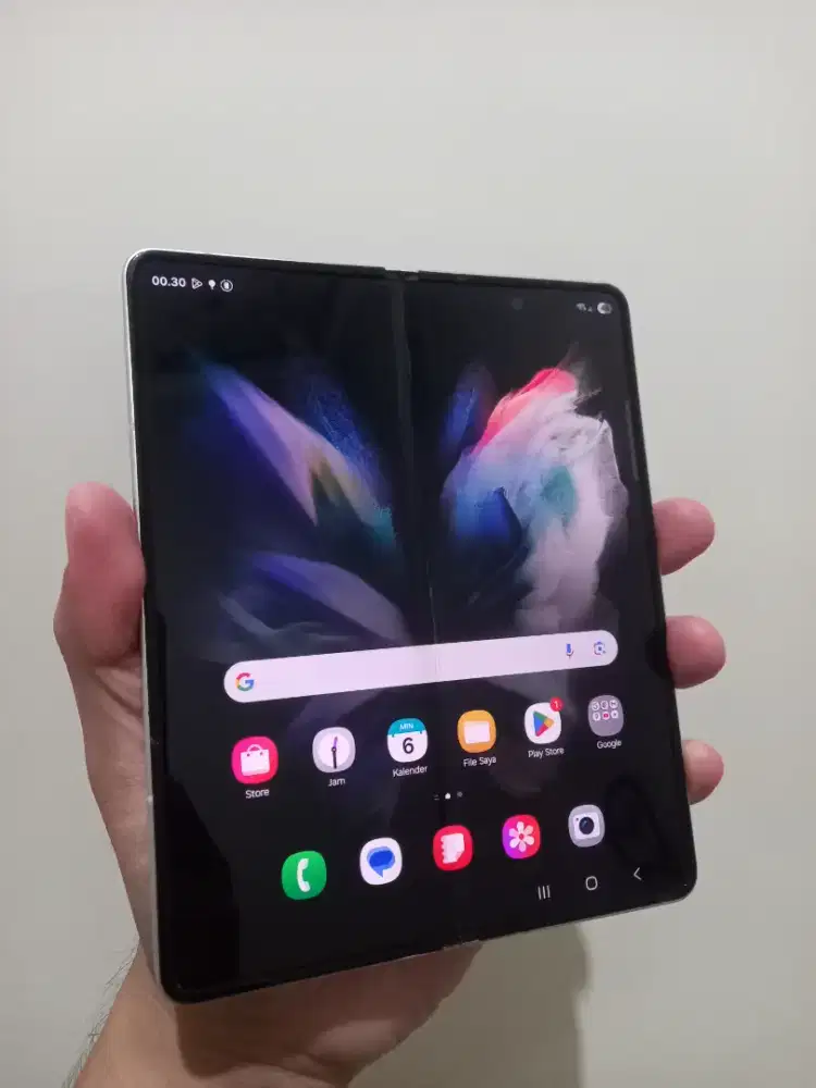 Samsung Galaxy Z Fold 3 5G Ram 12/512Gb Fullset ex sein ada minus