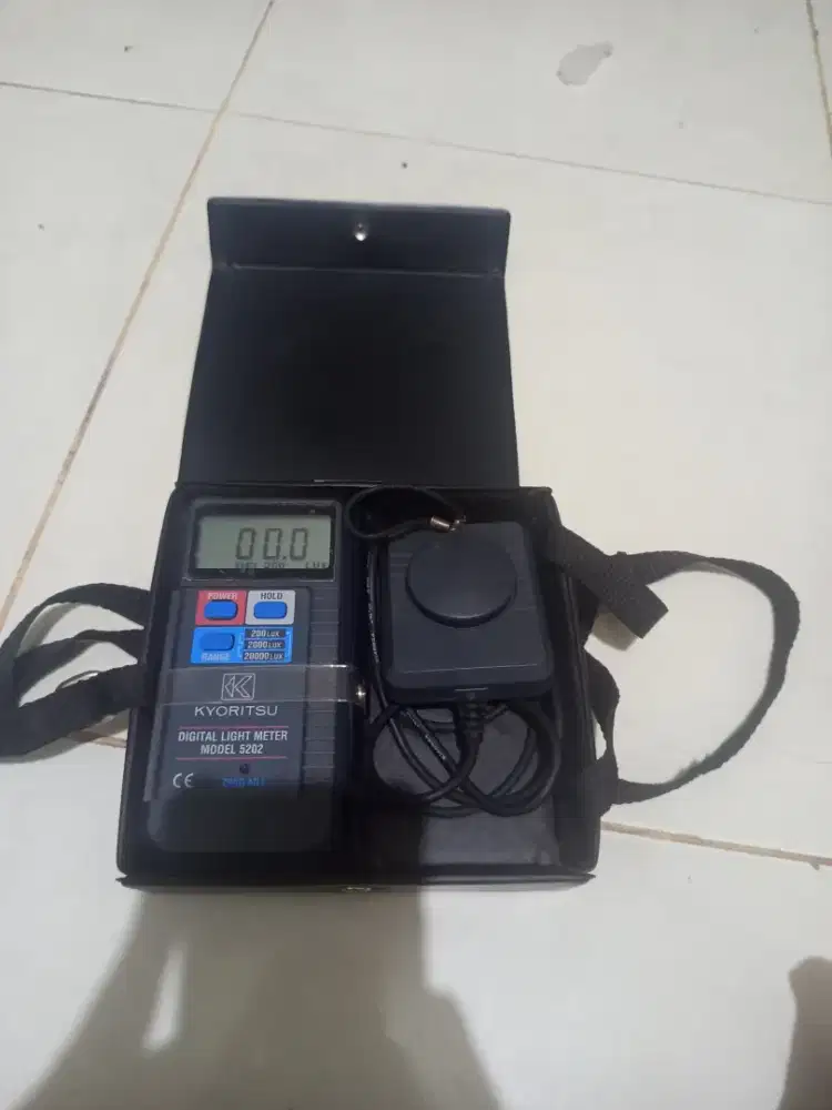 Digital light meter hioki model 5202