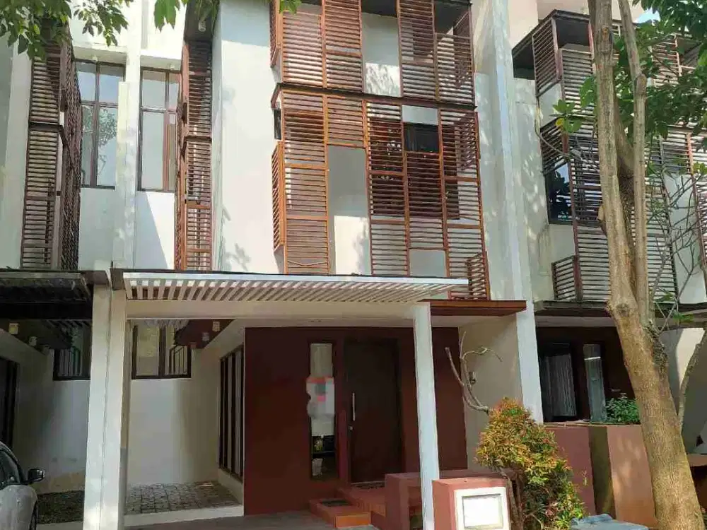SEWA Rumah 4 Kamar di Greenwich Cluster Whelford, BSD
