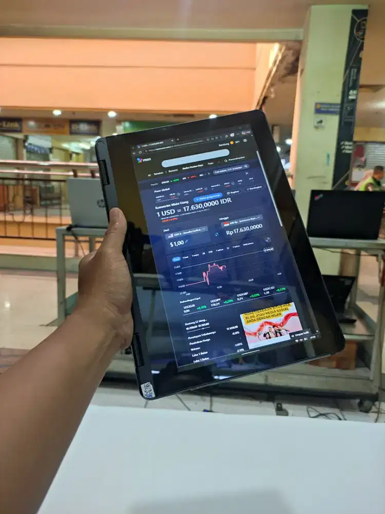lenovo thinkpad 11e Yoga 2in1 core m3 8100y 8GB 128GB dual camera