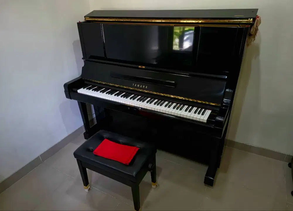 Piano Yamaha YUX