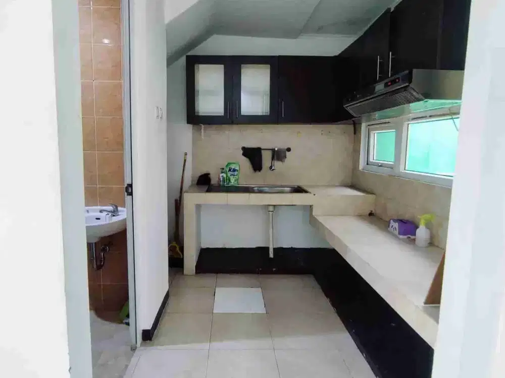 jual cepat BU Rumah The Green Court Cengkareng Jakarta