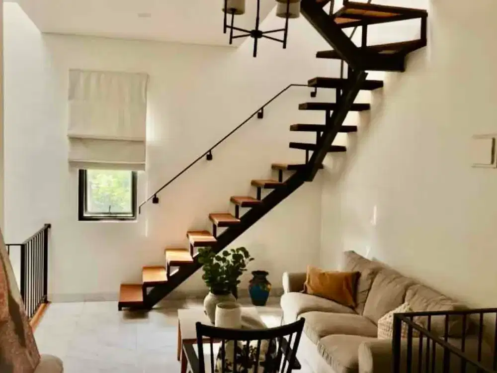 Rumah 3 Lantai Full Furnished LT 112m² LB 270m² Neo Catalonia Nusaloka BSD – 5 KT – Rooftop – 2 Mobil
