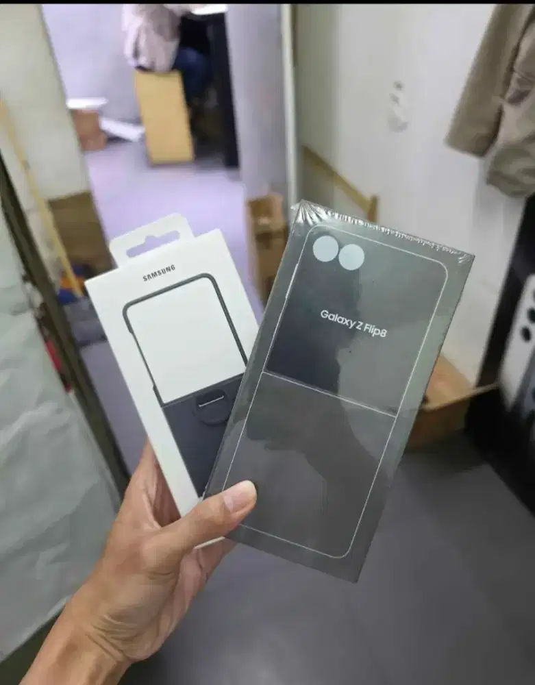 Samsung Galaxy Zflip8 || 256 - 512GB