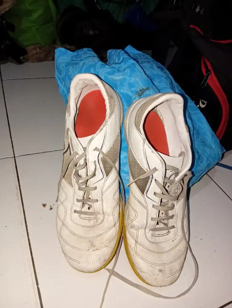 Sepatu futsal ortuseight jogosala