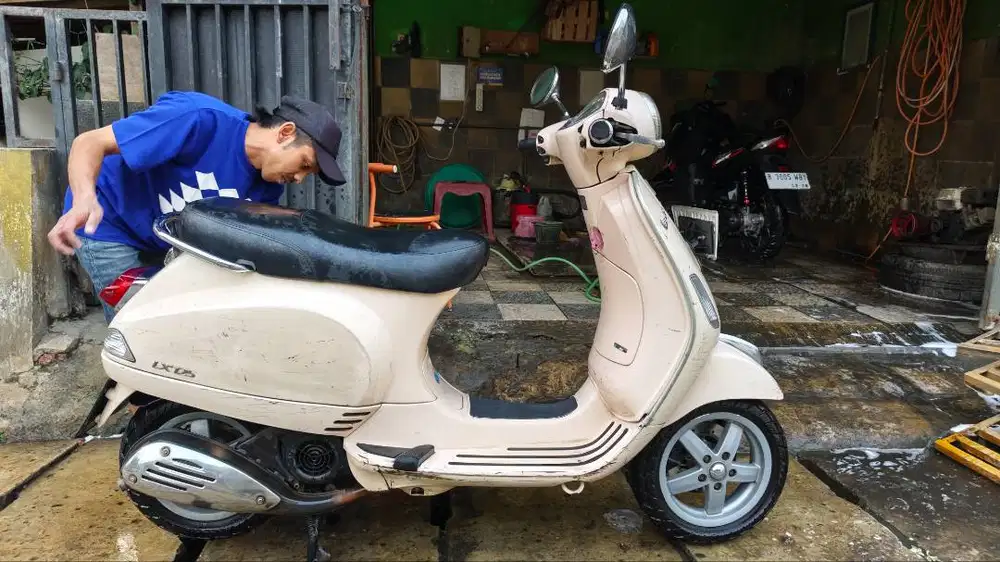 Vespa LX 125 Karbu 2012