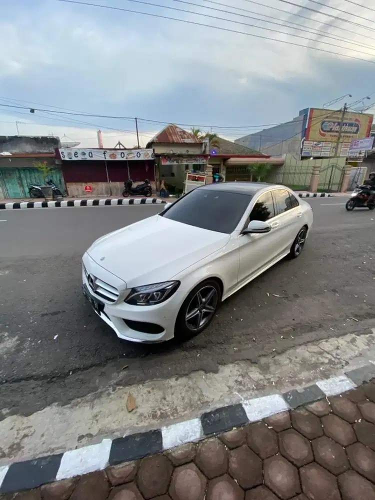Mercedez C300 AMG LINE 2018 Tangan Pertama