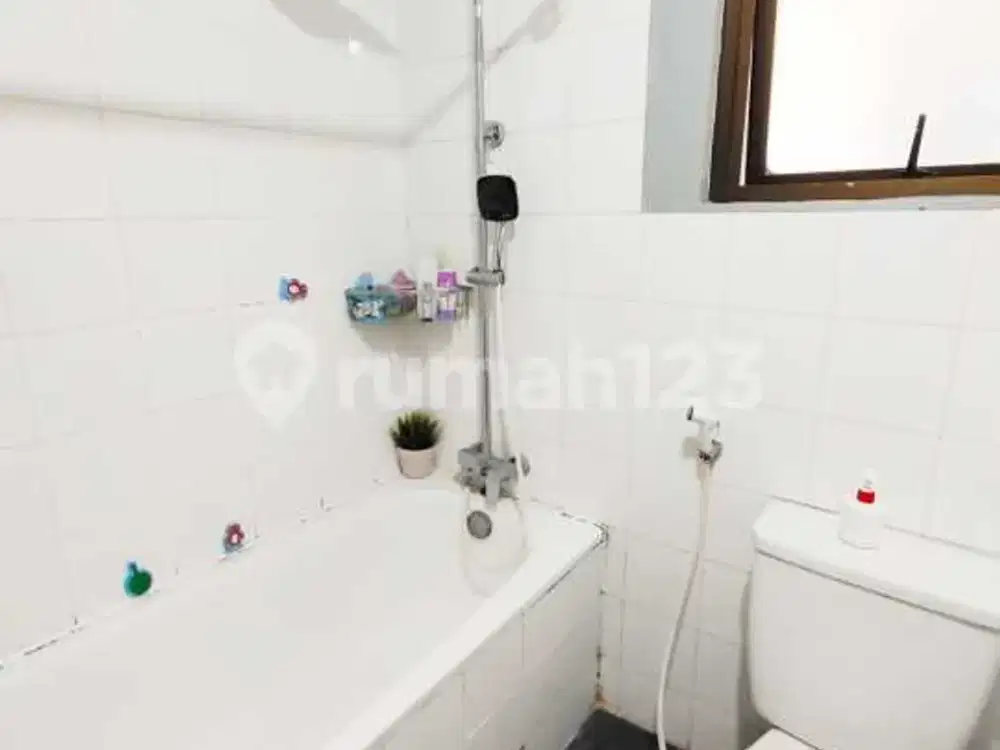 Apartemen Taman Rasuna Siap Huni 3 BR Lokasi Strategis di Kuningan, Jakarta Selatan