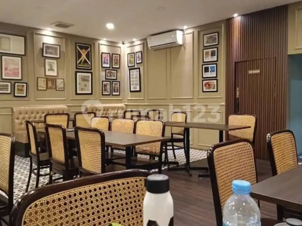 Ex Cafe Coffee Shop di Cipete, Jakarta Selatan, Indonesia