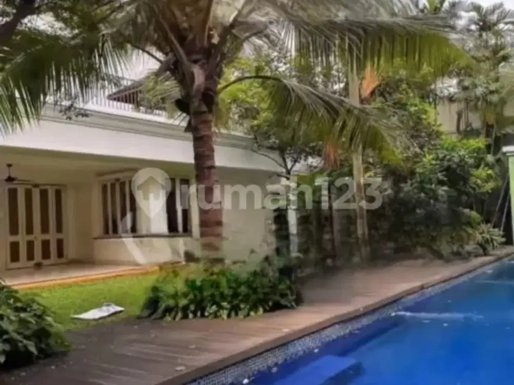 Rumah Modern Classic Dekat Rumah Presiden Prabowo, Kebayoran Baru Jakarta Selatan