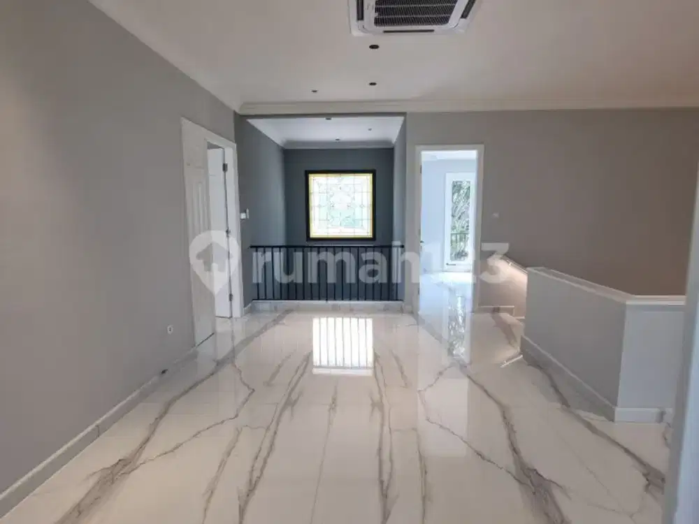 Rumah Brand New Modern Hampir 1000 M2 Dekat Mabes Polri