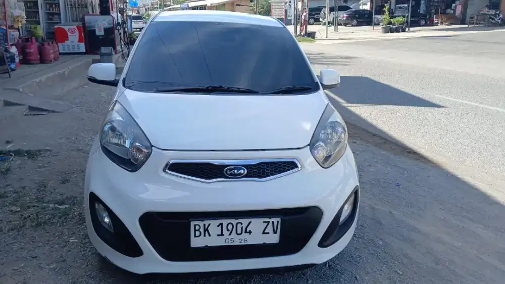 di jual satu unit mobil kia picanto 1,2 AT