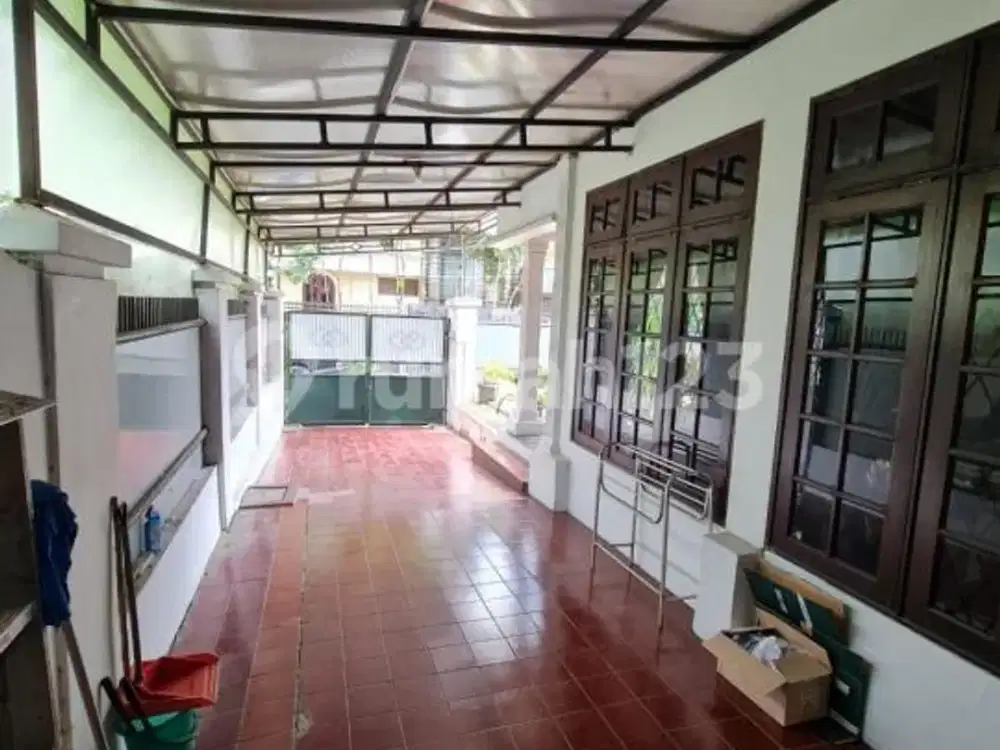 Rumah Asri Kawasan Premium Lokasi Strategis di Pondok Indah, Jakarta Selatan