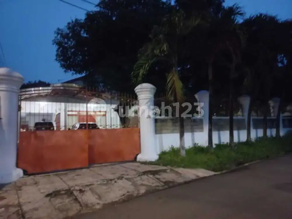 Rumah Luas Suasana Asri Ada Pavilion Lokasi Strategis di Pesanggrahan, Jakarta Selatan