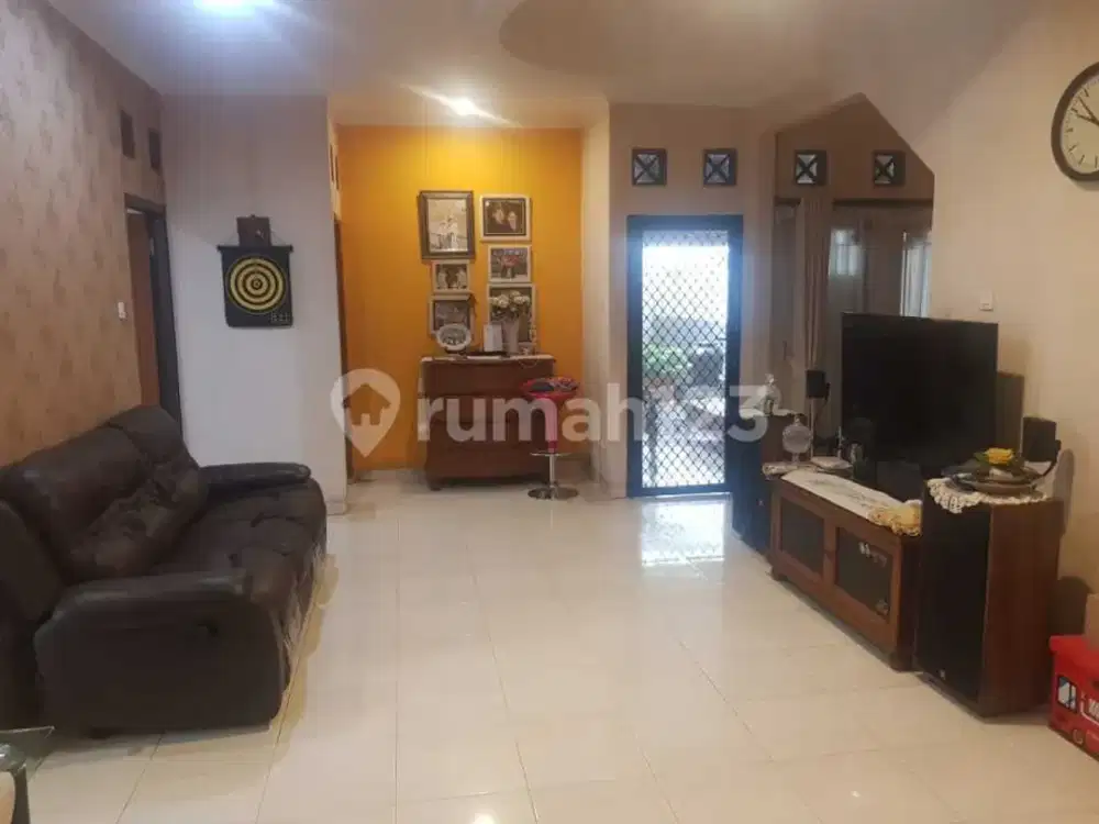 Rumah Nyaman Tenang Suasana Asri di Komplek Puri Bintaro Sektor 9, Tangerang Selatan