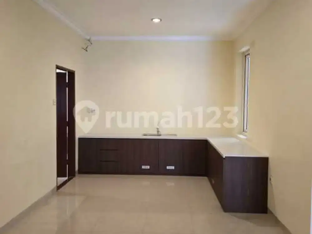 Rumah Mewah Bagus Siap Huni Lokasi Strategis di Kawasan Tebet - Jakarta Selatan