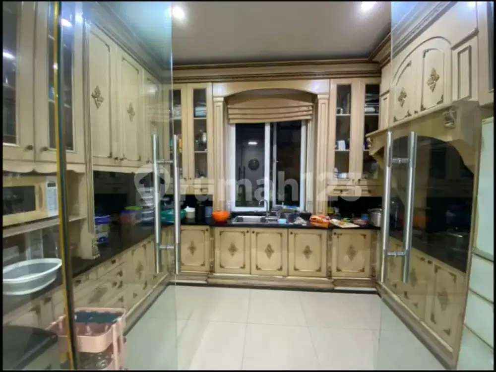 Rumah Mewah Classic Lokasi Premium Letak Strategis di Jagakarsa, Jakarta Selatan
