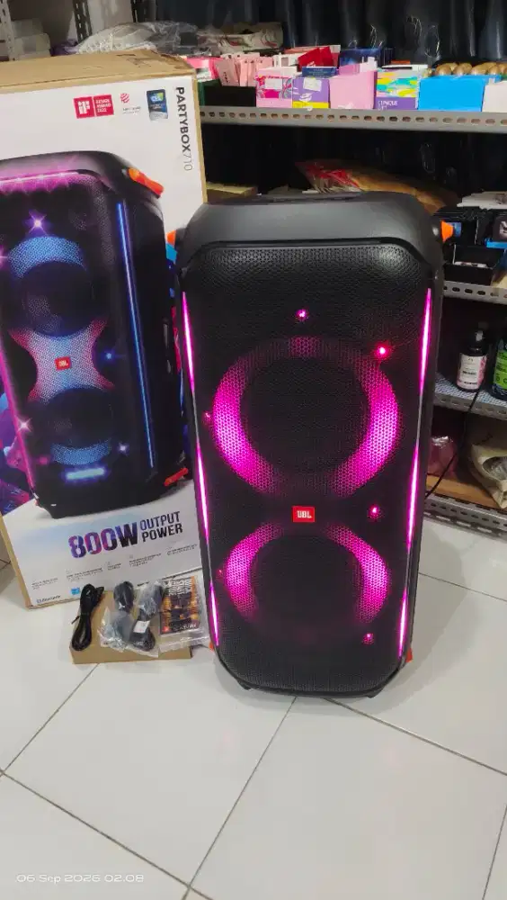 Jbl Partybox 710 portable bluetooth karaoke speaker by Harman Kardon