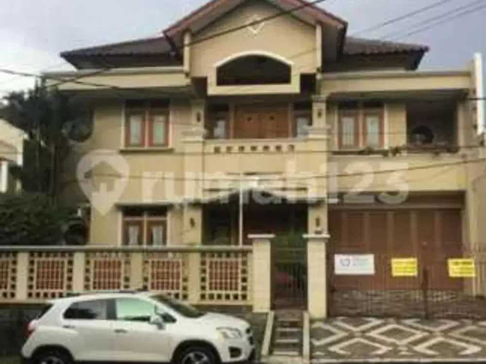 Rumah Murah Bagus 2 Lantai Siap Huni di Sektor 1 - Bintaro, Jakarta Selatan