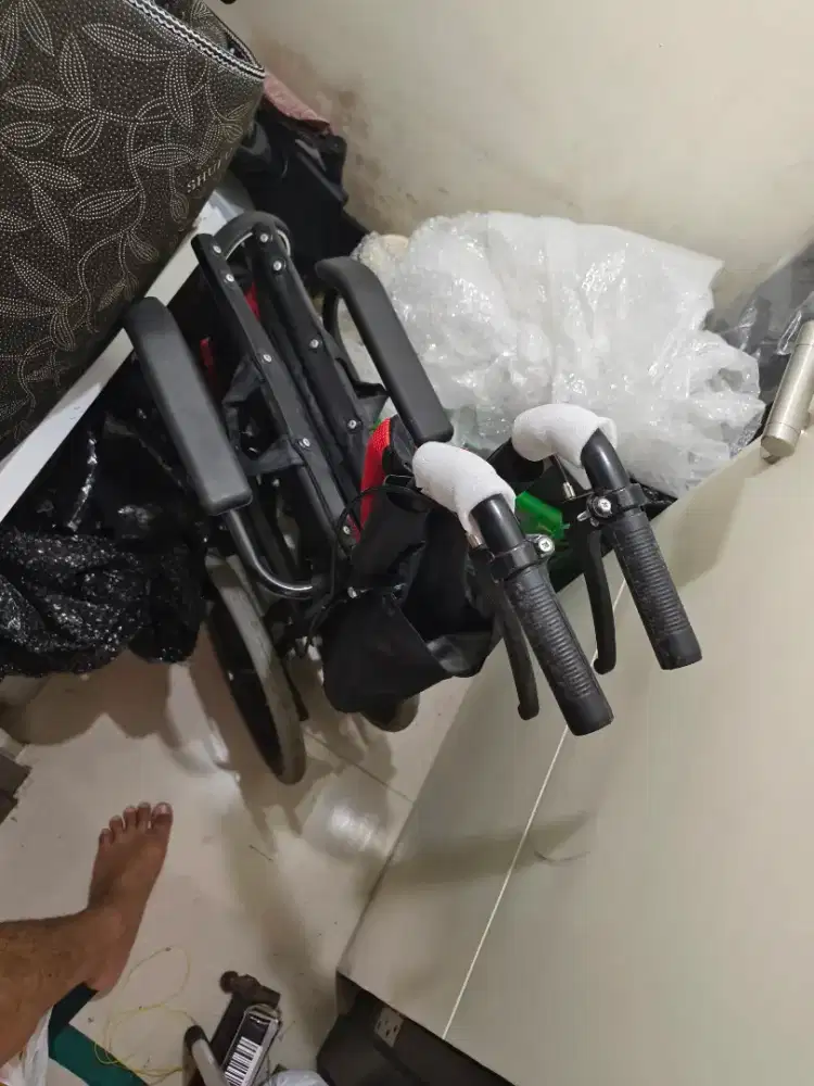 Kursi roda like new