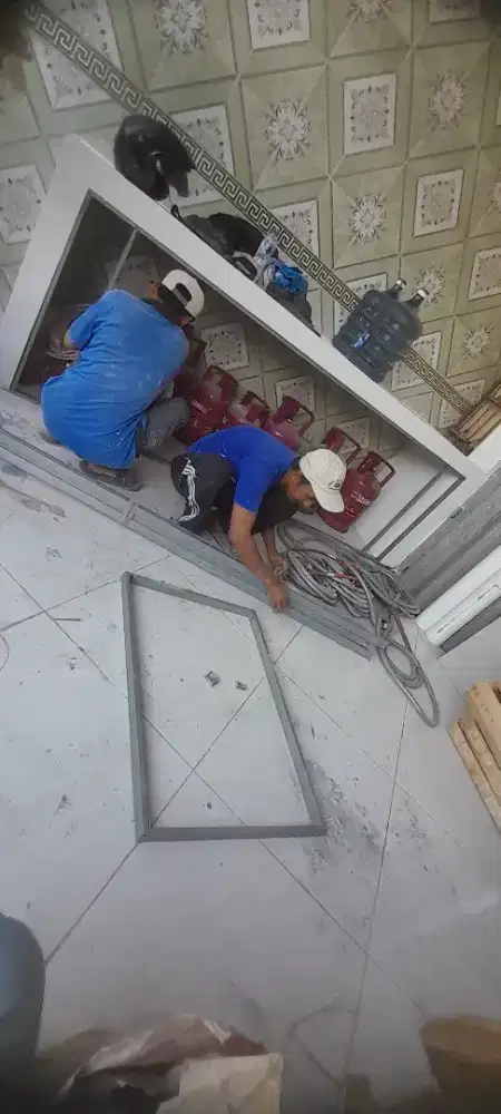 Tukang bangunan