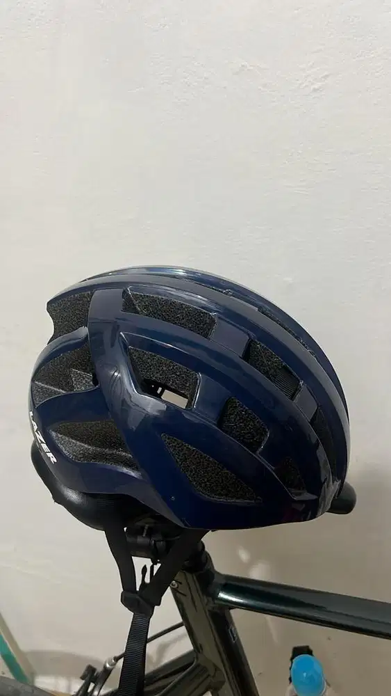 Helm sepeda Lazer
