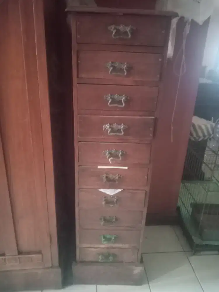 Lemari Rak Lawasan