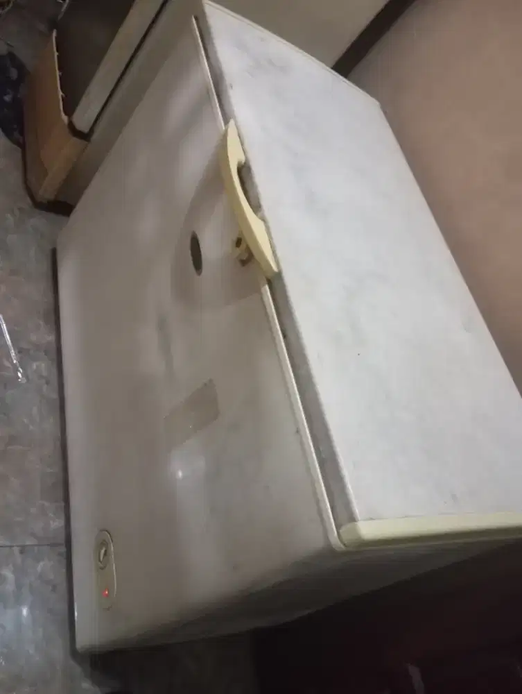 Frezzer Frigigate ukuran 300